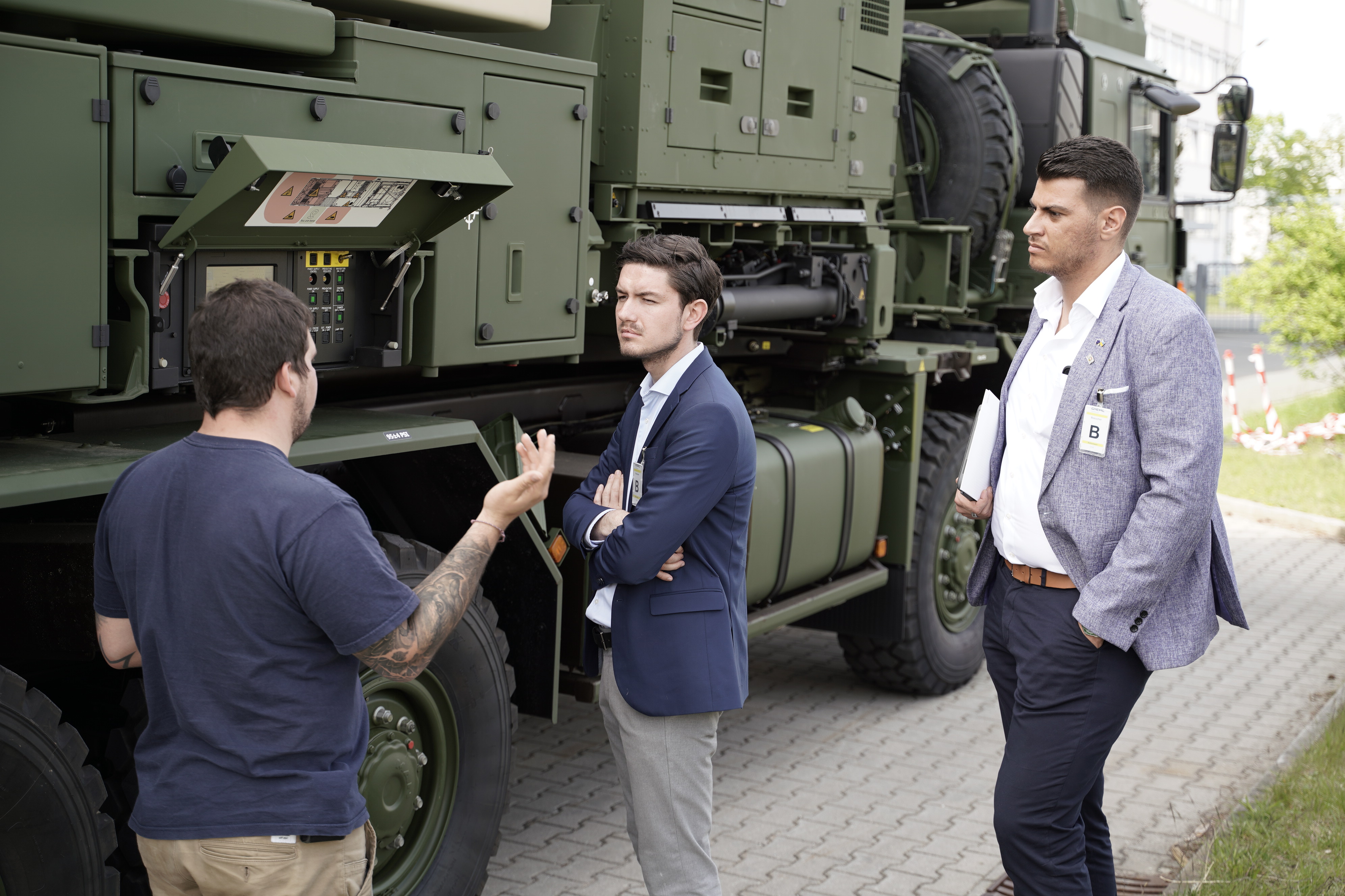 Nils Gründer macht sich eigenes Bild von deutscher Spitzen-Wehrtechnik