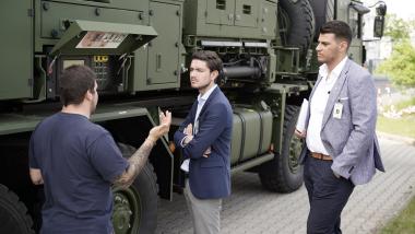 Nils Gründer macht sich eigenes Bild von deutscher Spitzen-Wehrtechnik